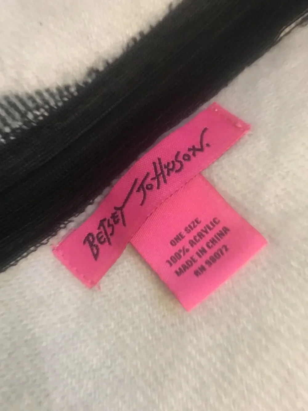 Betsey Johnson soft acrylic black white herringbone infinity scarf